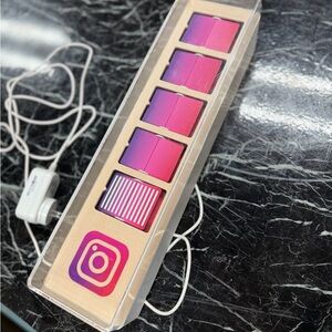 Instagram-Themed LED Light Set - Pink and Purple